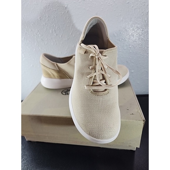 Kizik‎ Madrid Eco Knit Shoes Men's 11 Women's 10.5 Beige Athletic Walking